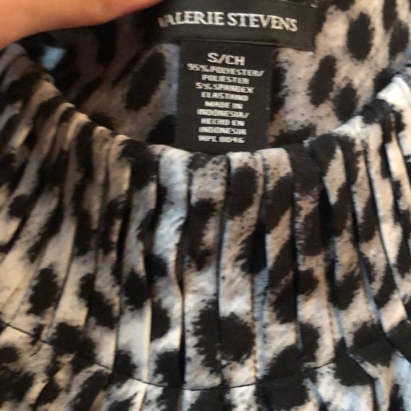 Ladies top - Picture 2 of 3